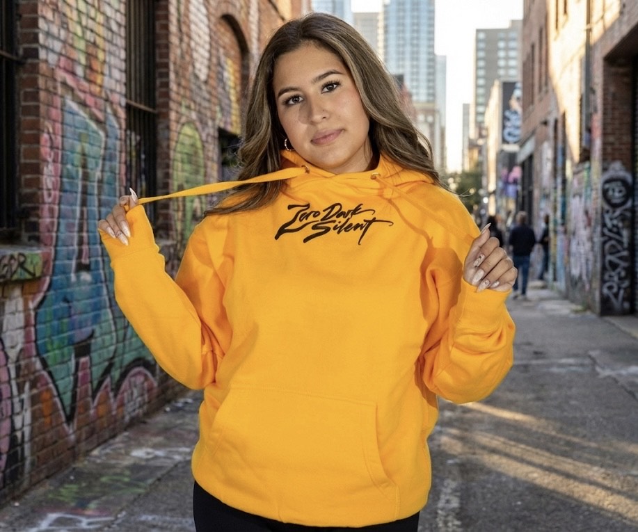 Women's Pullover Hoodie "Healthy Minds"